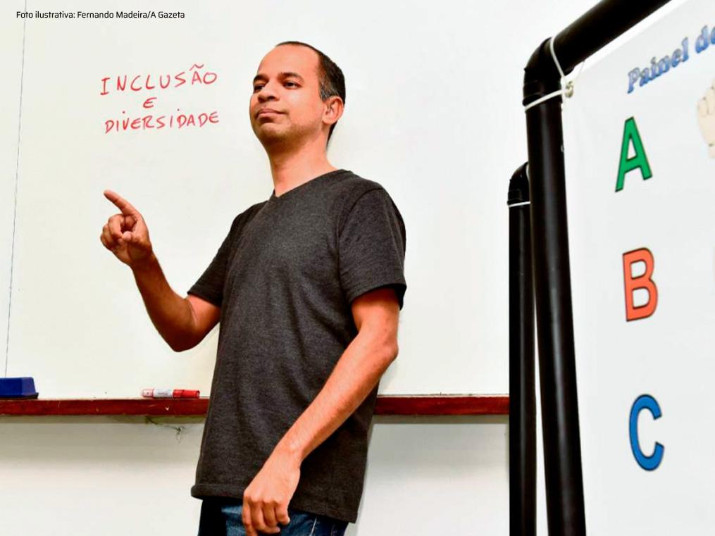 12.05-Foto-Professor-Surdo